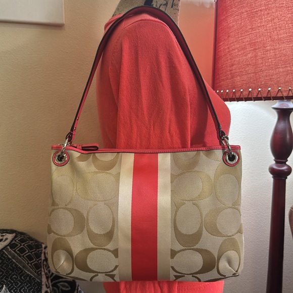 NWOT COACH medium sized handbag. Zip closure, multicolor tag & beautiful color. - Picture 9 of 16